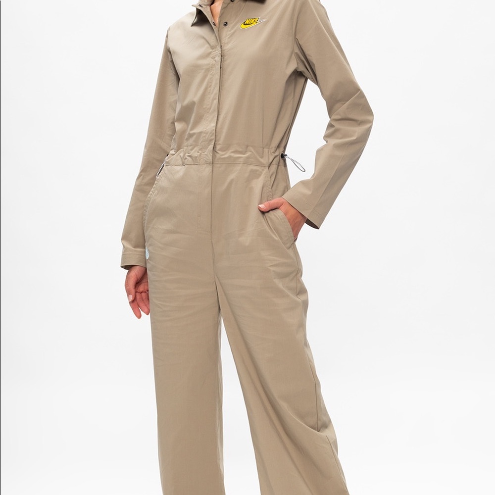 Nike women’s jumpsuit NWT